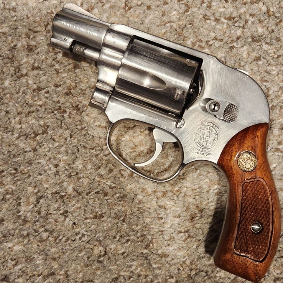 Image 3 - Smith & Wesson 649-1 J-Frame
