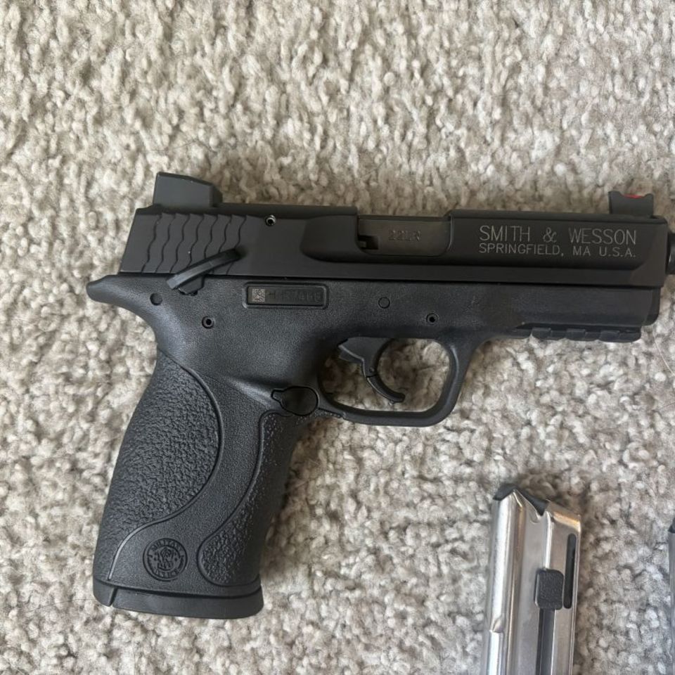 Image 2 - S&W M&P 22 compact w/threaded 