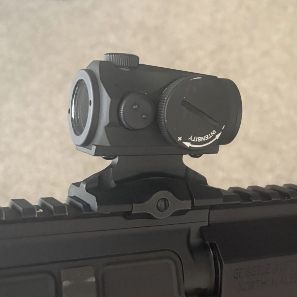 Image 2 - Aimpoint T1