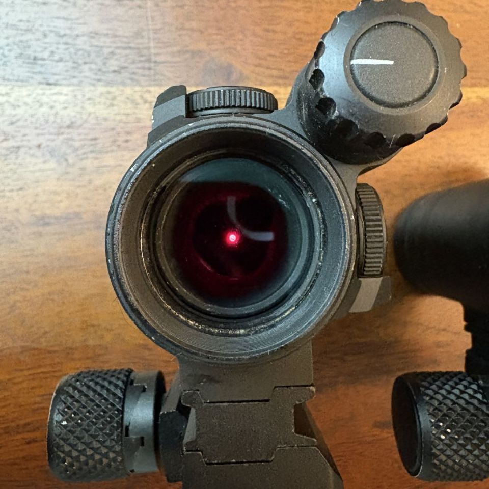 Image 4 - Aimpoint Comp m4 