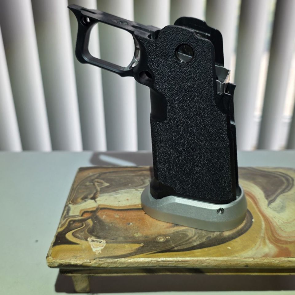 Image 2 - Prodigy/2011 grip