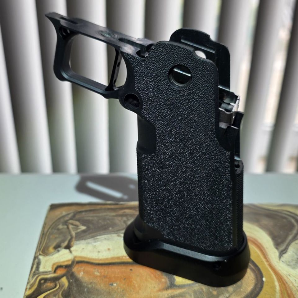 Image 2 - Prodigy/2011 grip