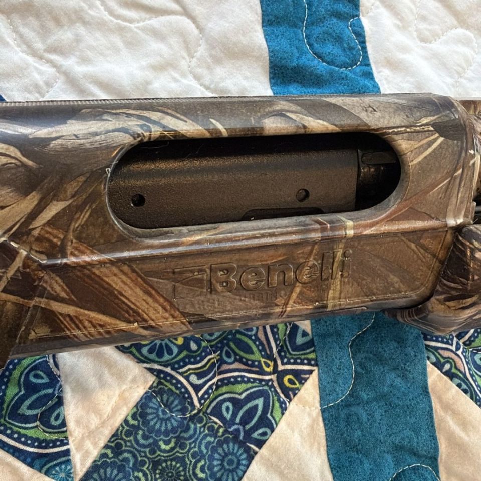 Image 3 - Benelli shot gun