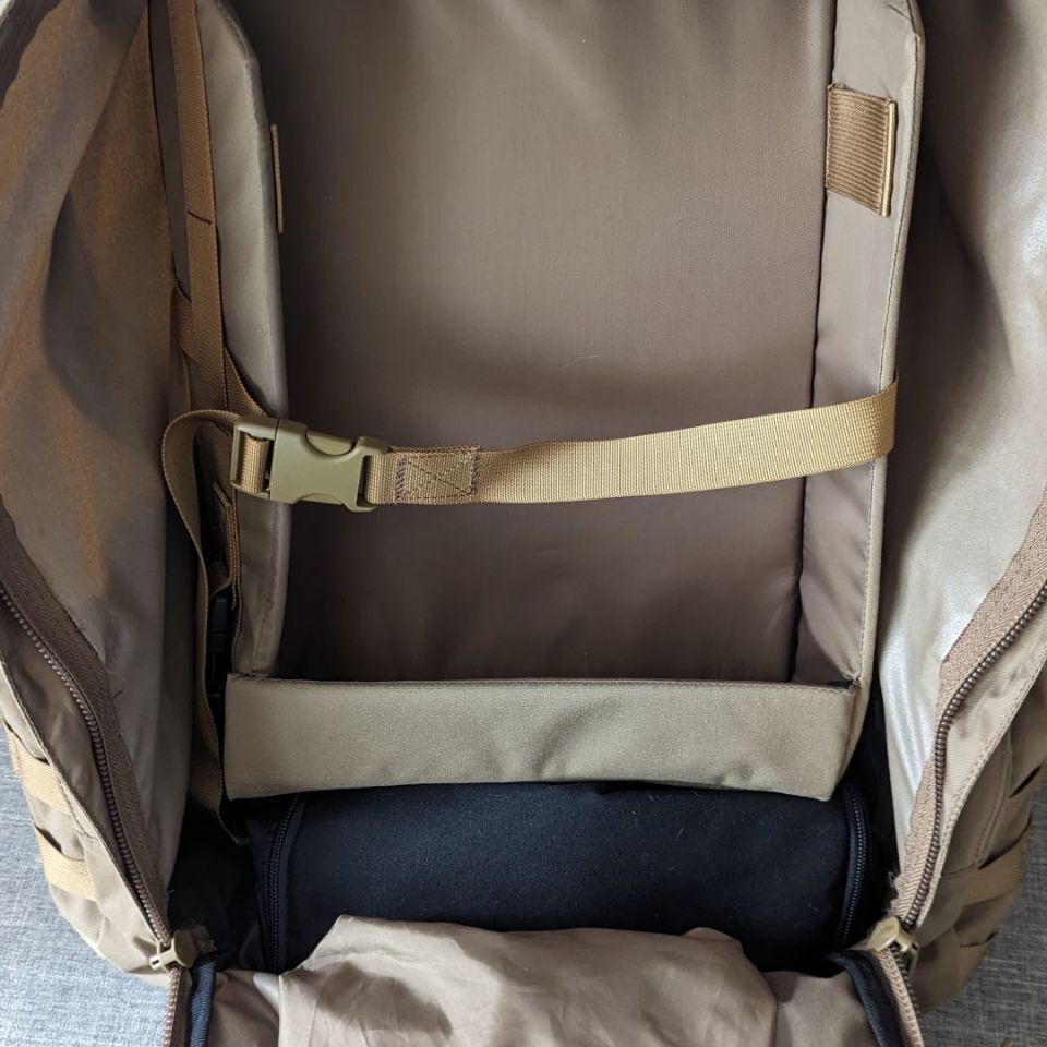 Image 3 - Kelty Raven 2500 Backpack