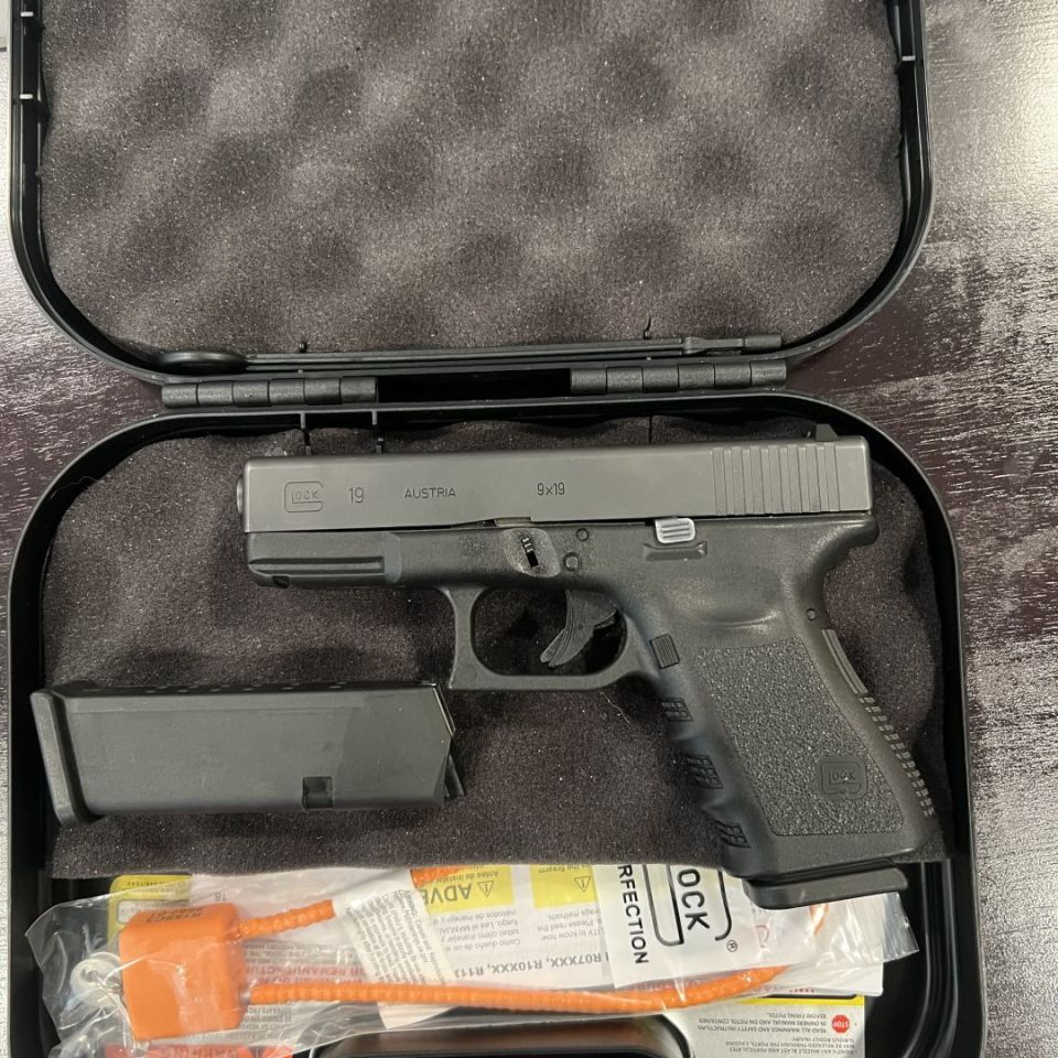 Image 1 - Glock 19 gen3 