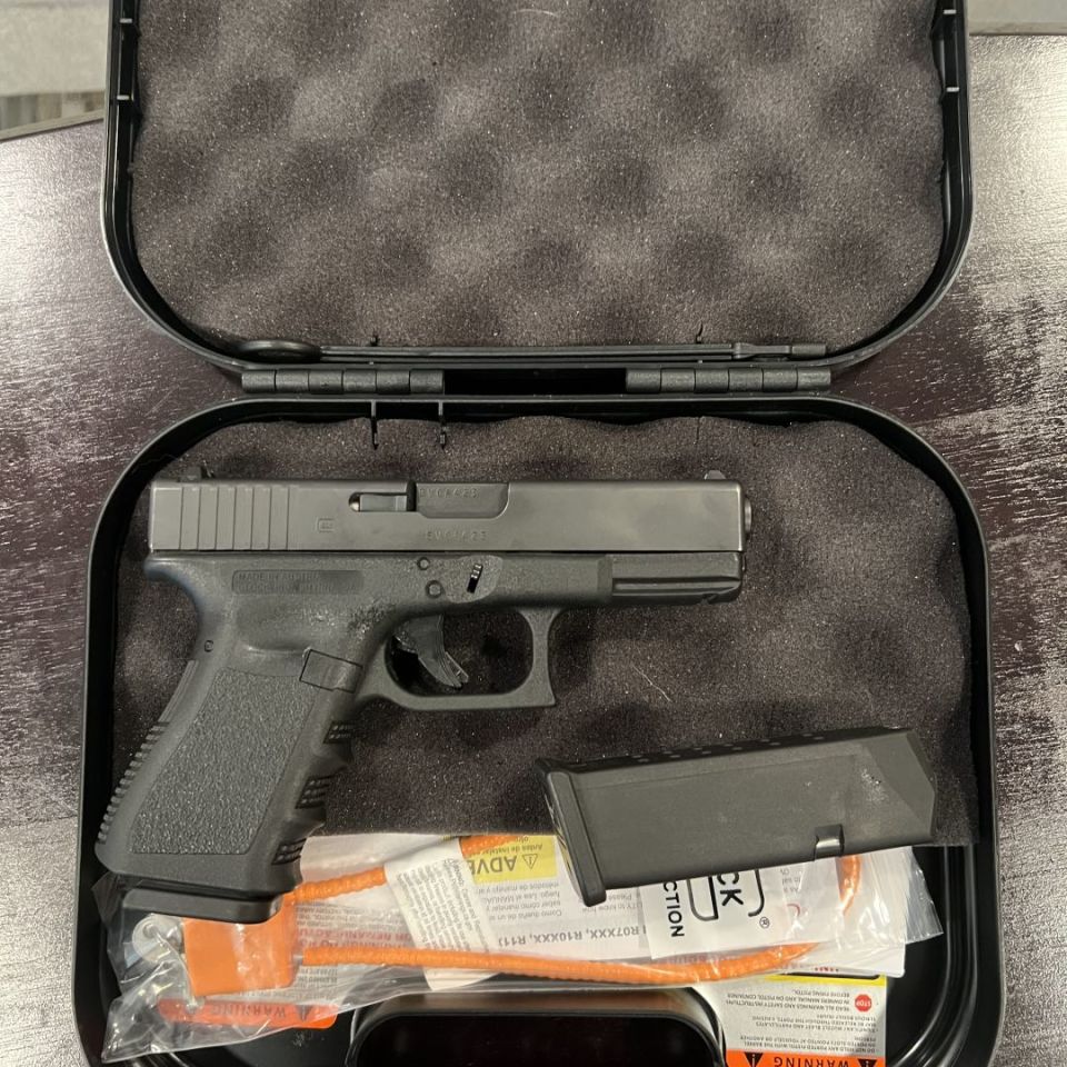 Image 2 - Glock 19 gen3 