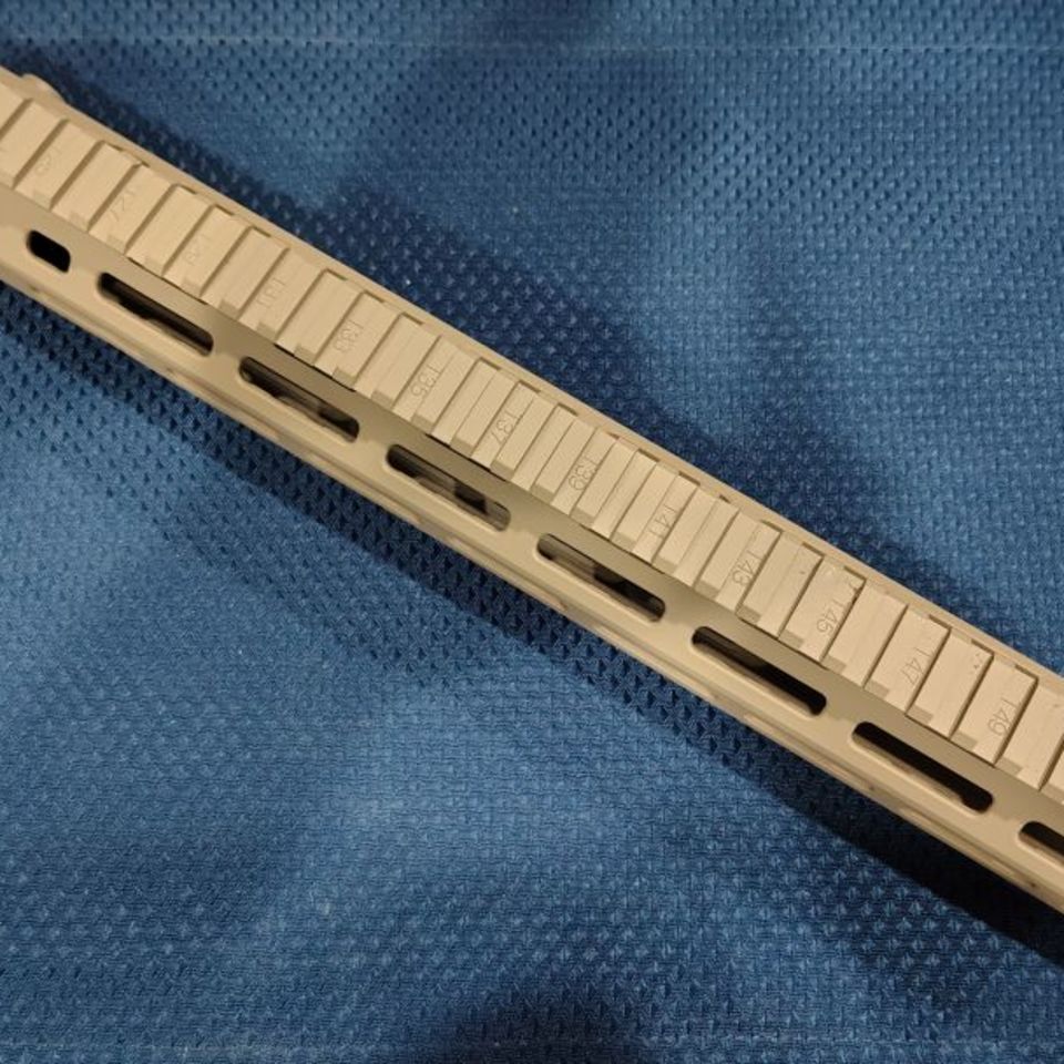 Image 4 - KAC SR-25 URX 4 15" Tan Rail