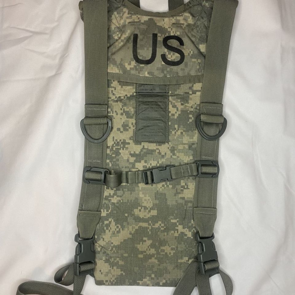 Image 2 - Hydration carrier and bladder