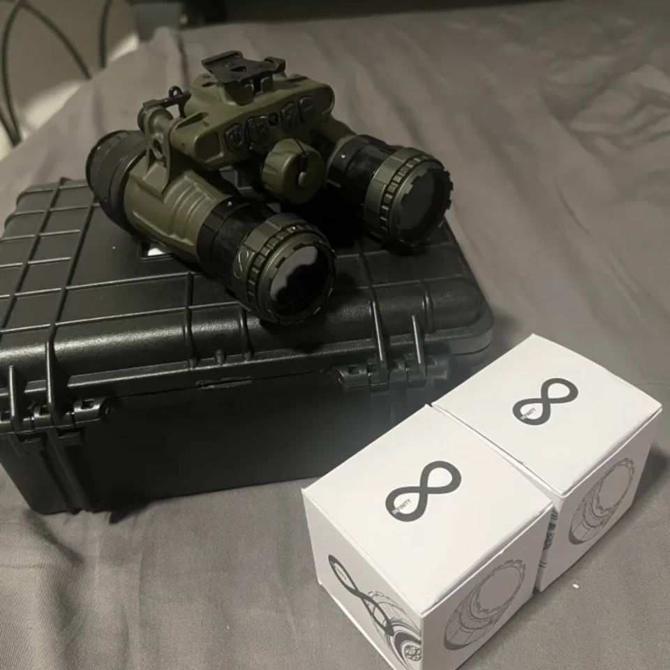 Image 4 - Real Infinity Iris ODG set