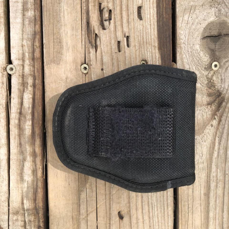 Image 2 - Bianchi Handcuff Pouch