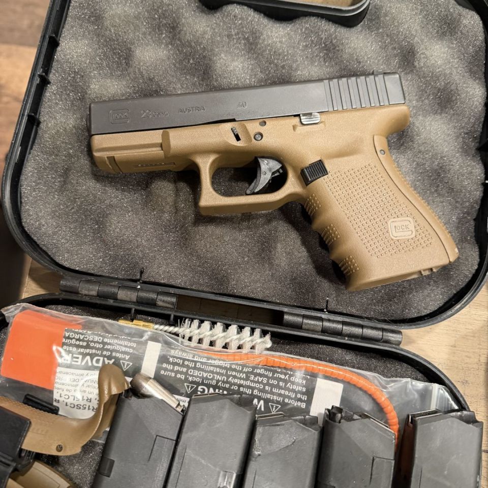 Image 2 - 40 cal Glock 23 fde gen 4 