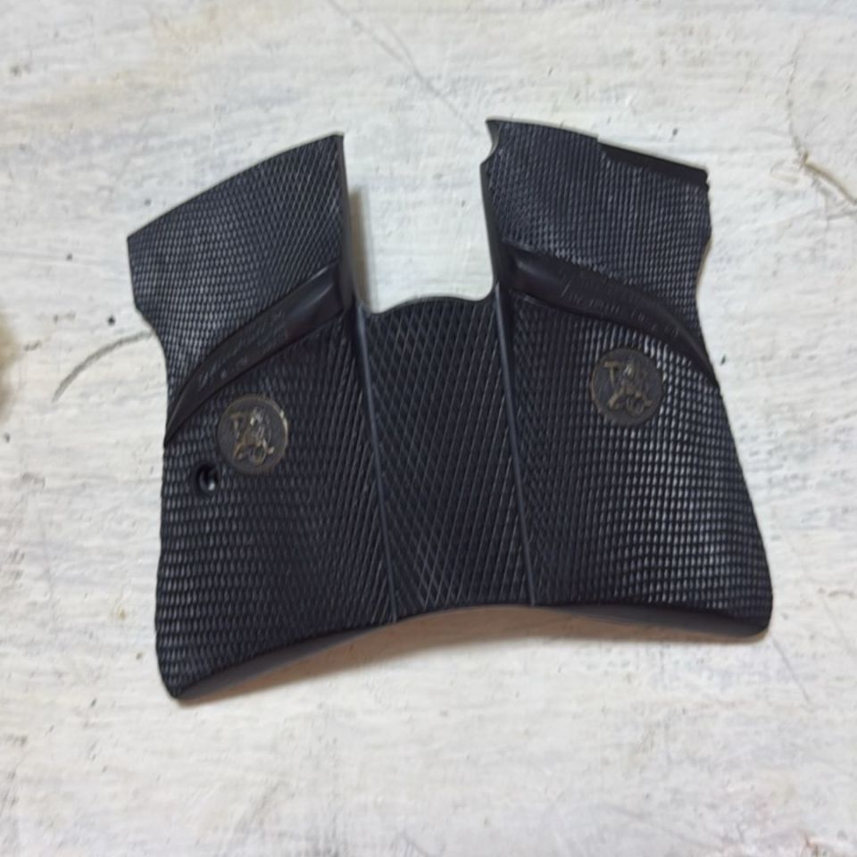Image 2 - NOS Pachmayr PPK/S Grips