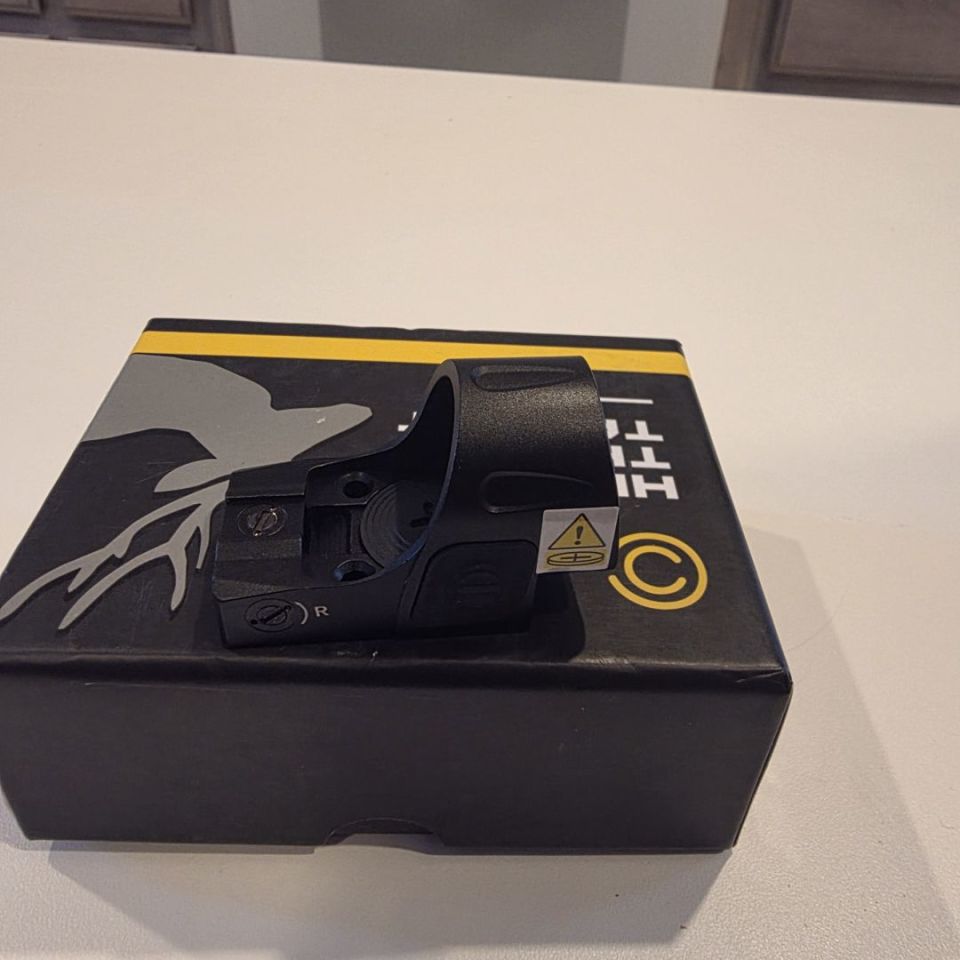 Image 5 - CV Life - WolfCovert - RMR