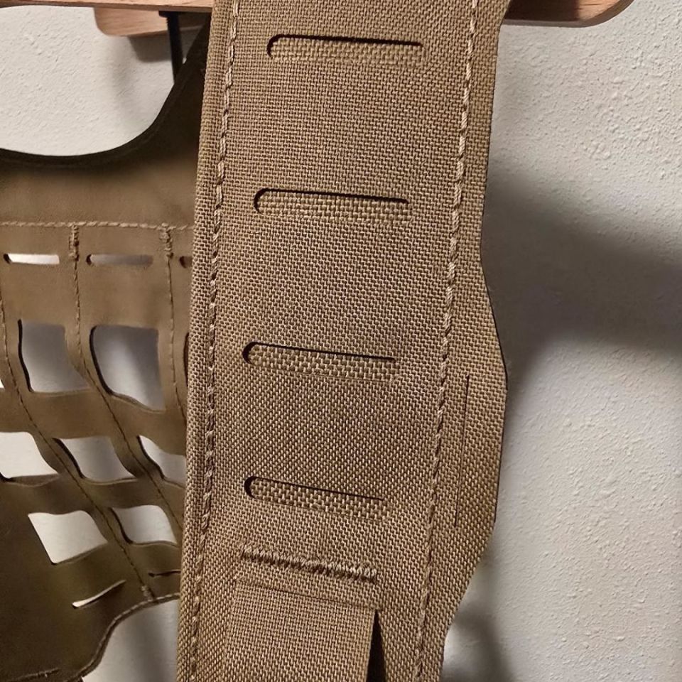 Image 4 - Carcajou Tactical LBE Molle 