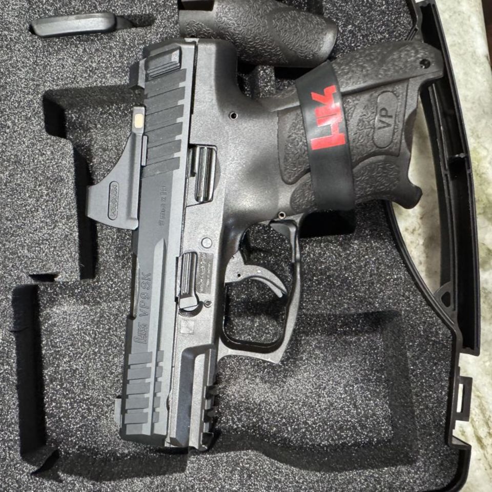 Image 3 - Vp9SK with 5 10 round mags 