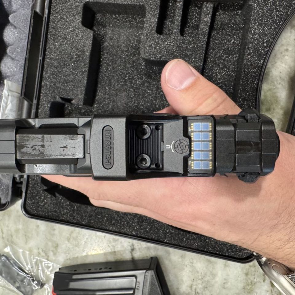 Image 6 - Vp9SK with 5 10 round mags 