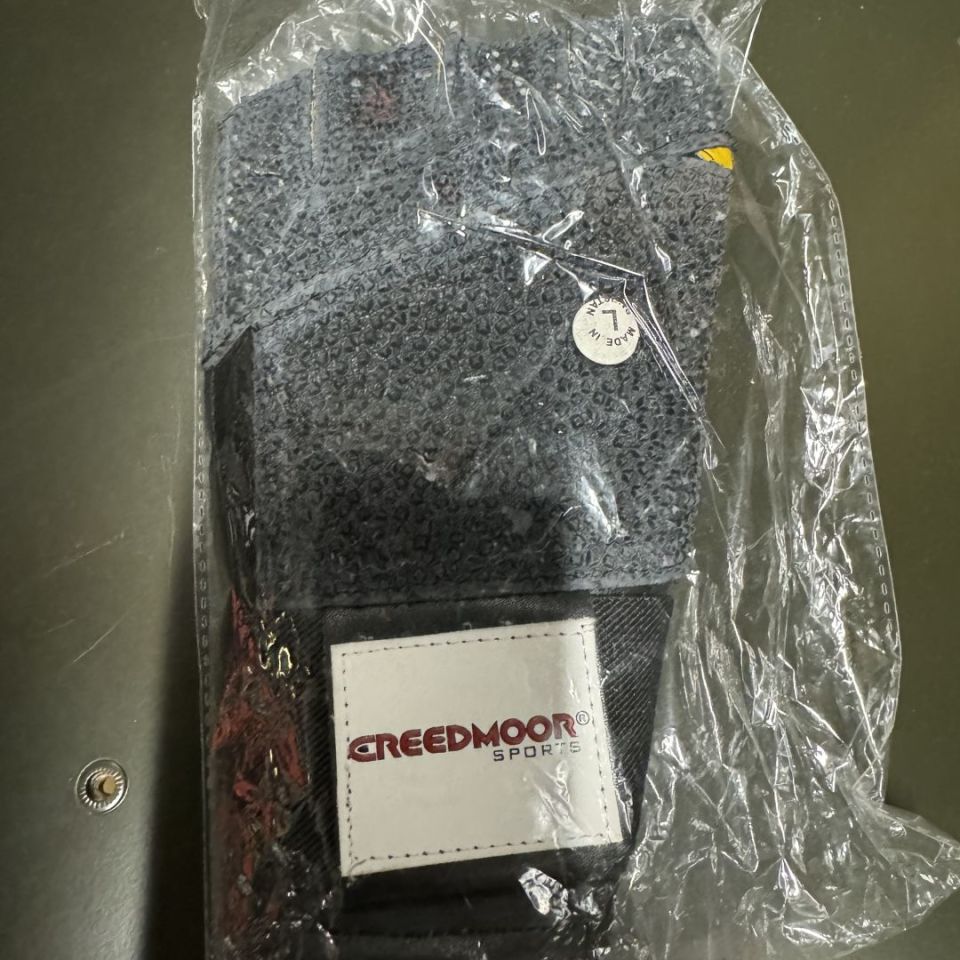 Image 2 - Creedmore shooting glove new