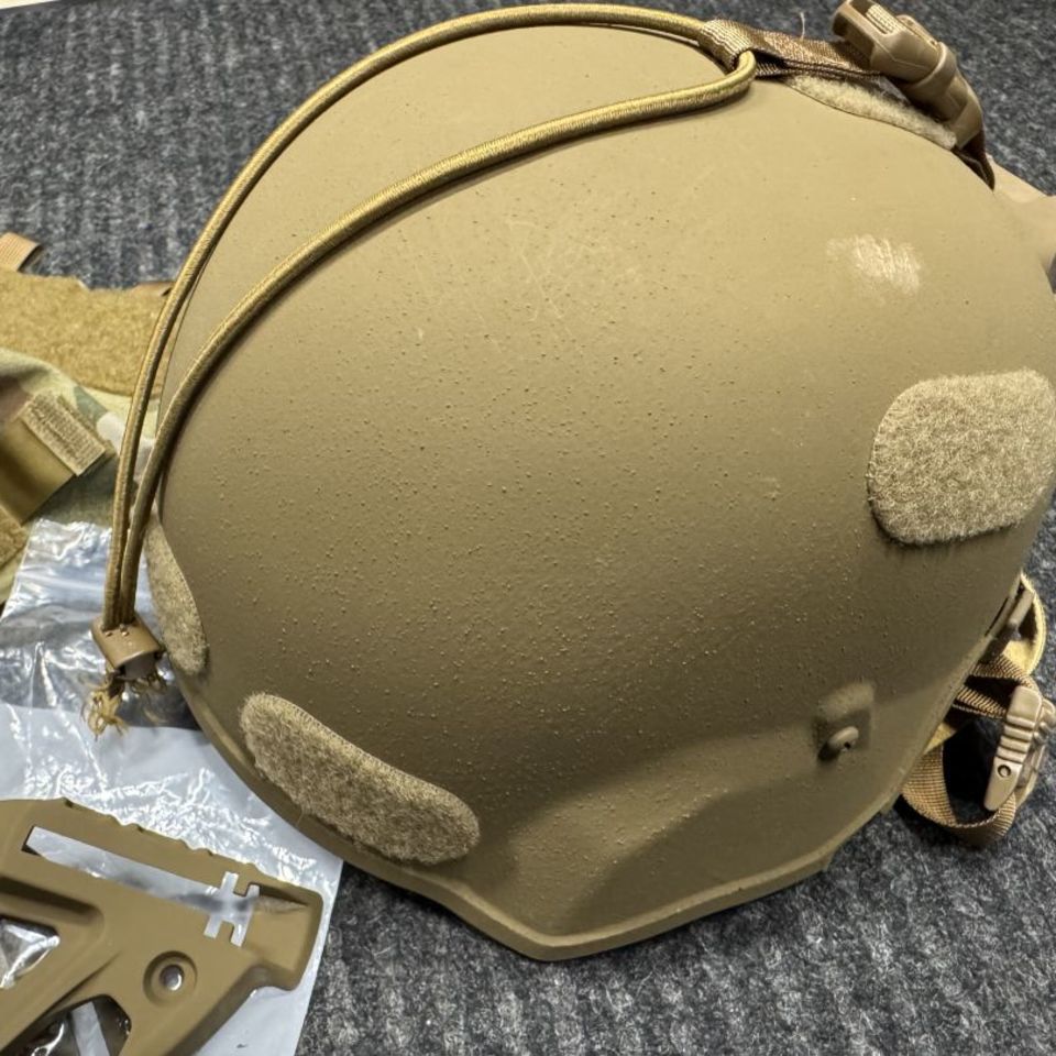 Image 4 - Current issue US Army helmet