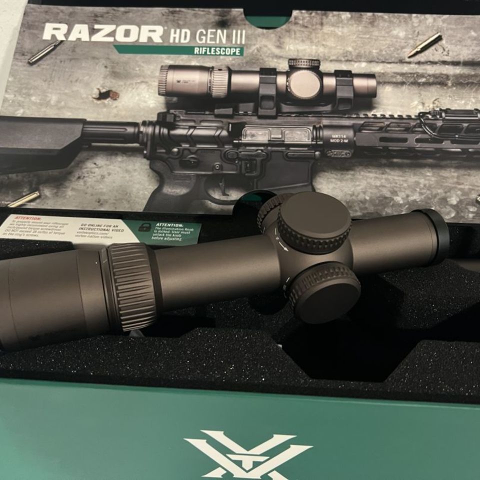 Image 5 - Vortex Razor HD Gen III NIB 