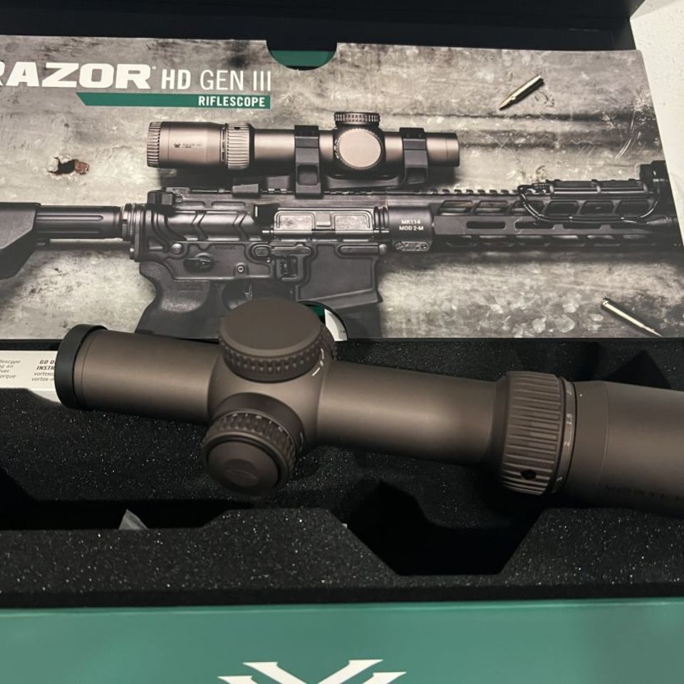Image 4 - Vortex Razor HD Gen III NIB 