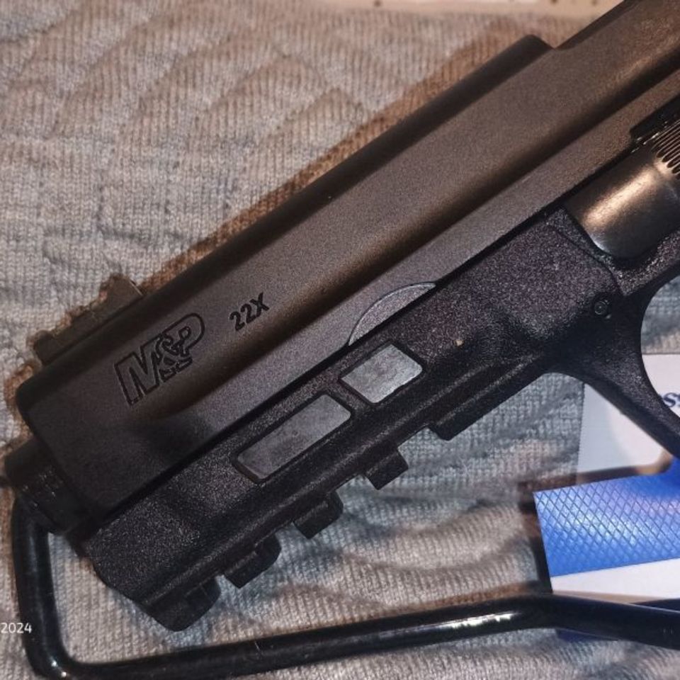 Image 2 - M&P 22X .22 LR 4.1" 20-Rd