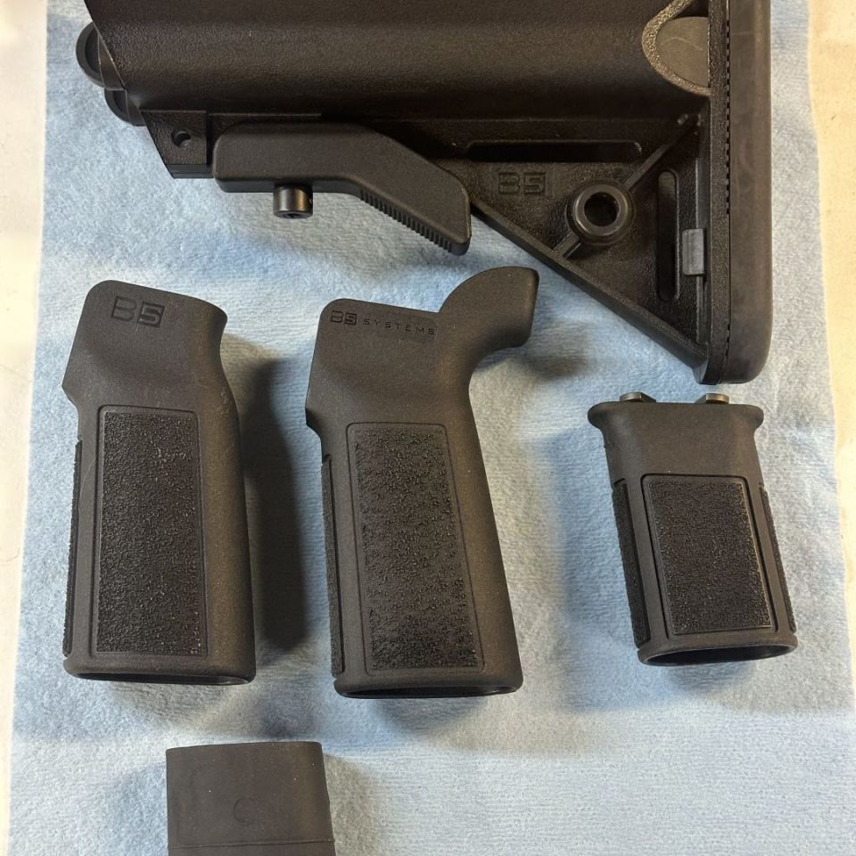 Image 2 - B5 sopmod sets 