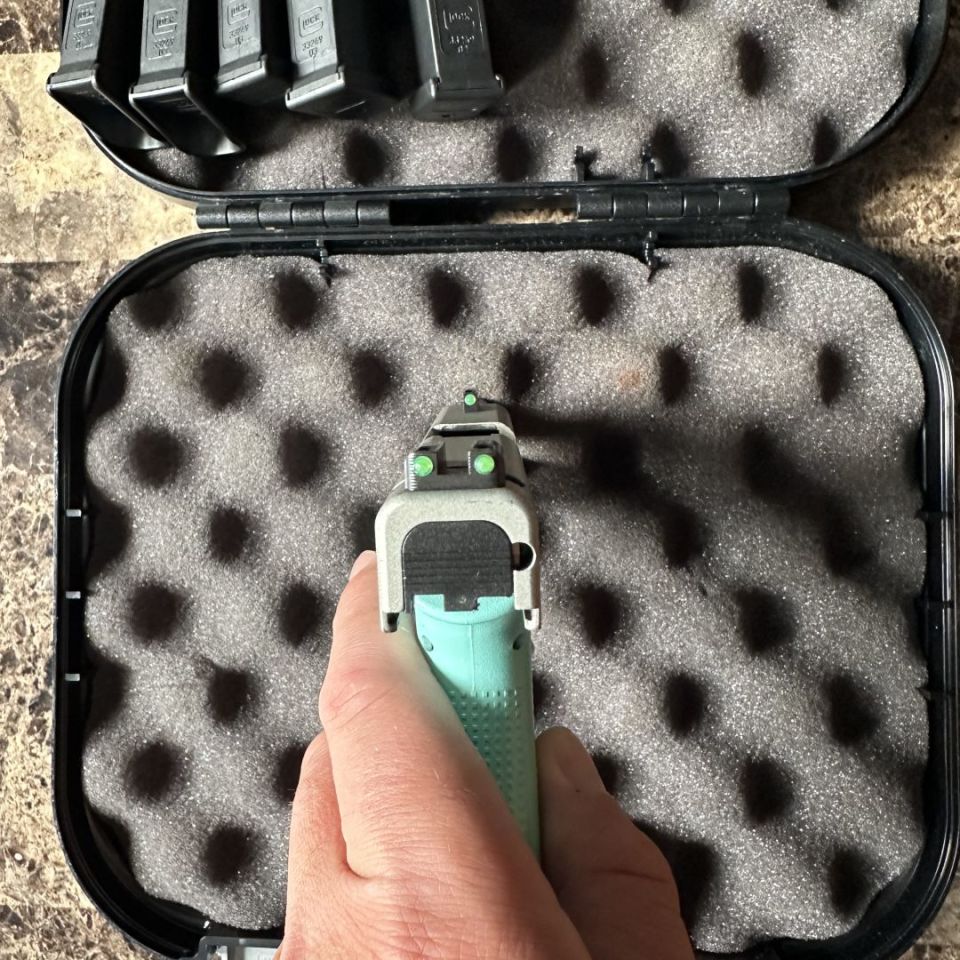 Image 3 - Glock 42 in Tiffany blue 