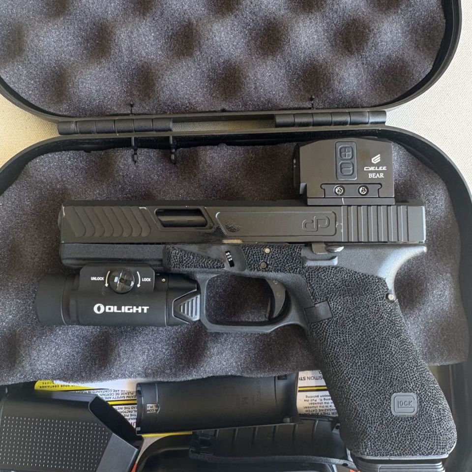 Image 2 - Glock 17 Gen 4 Package