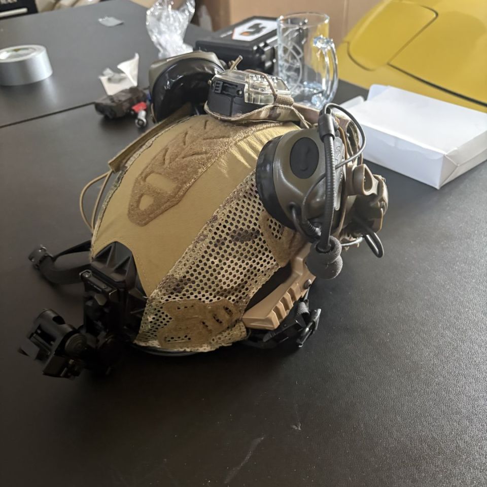 Image 4 - PVS-21 with COTM and helmet.