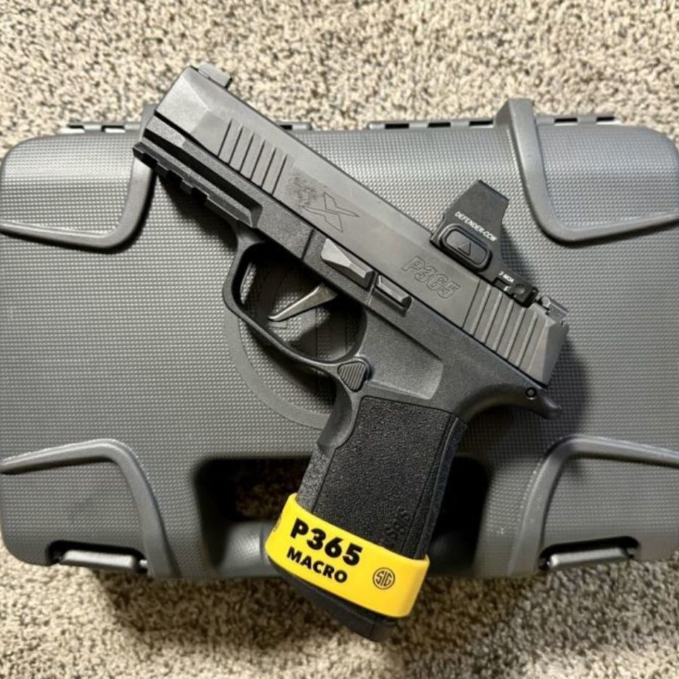 Image 4 - P365 X-Macro 9mm w/ Vortex