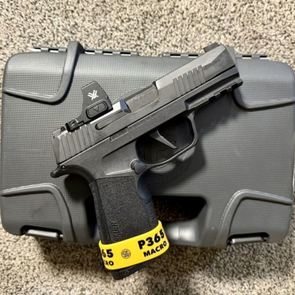 Image 3 - P365 X-Macro 9mm w/ Vortex