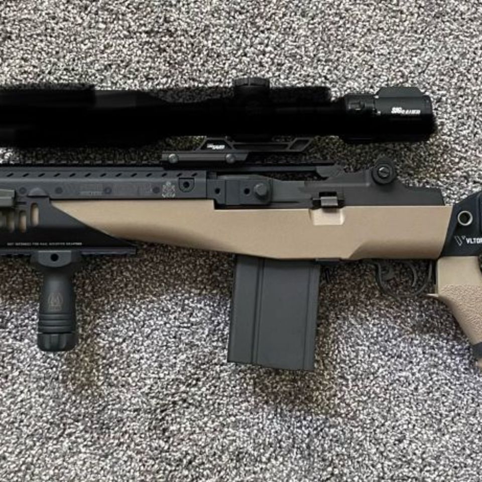 Image 2 - Springfield M1A w/ VLTOR furn.