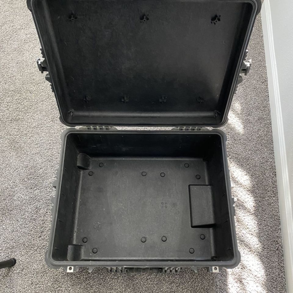 Image 4 - Pelican 1610