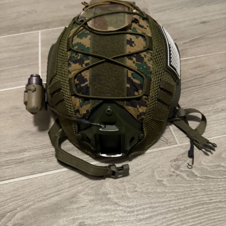 Image 2 - Helmet with Surefire HL1