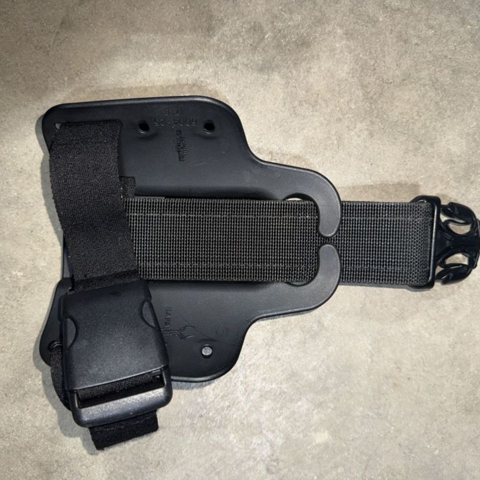 Image 2 - Safariland leg strap