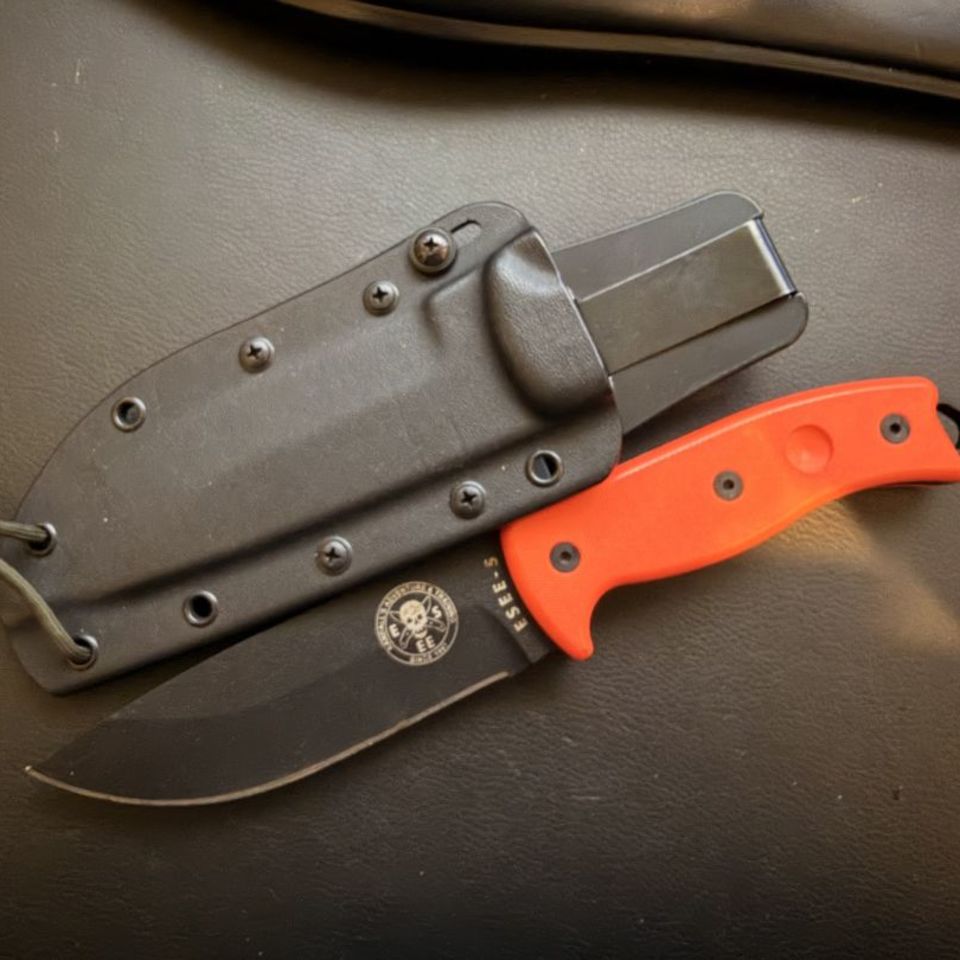 Image 2 - Knives, Knives, Knives Galore!