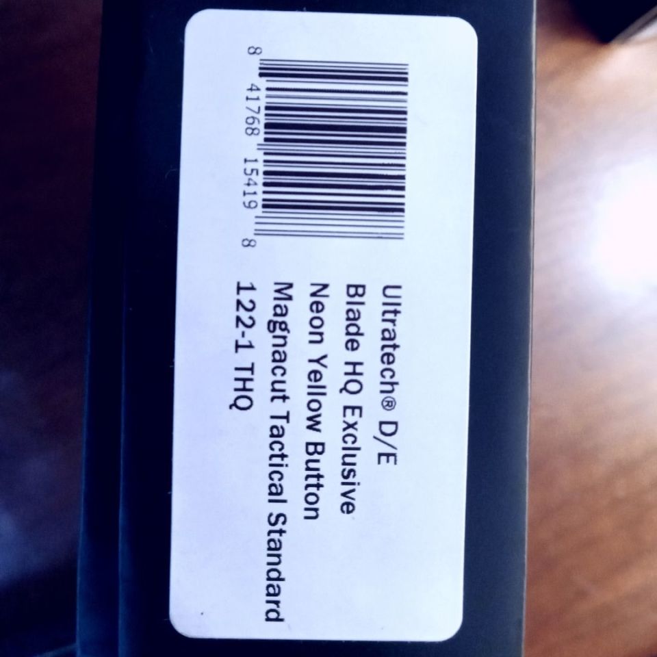 Image 5 - Microtech Magnacut Exclusive