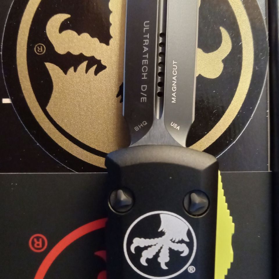 Image 3 - Microtech Magnacut Exclusive