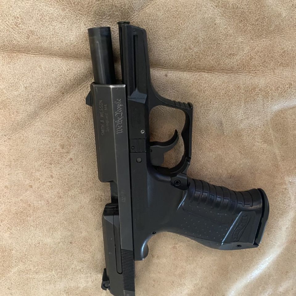 Image 3 - WTS: Walther P99 in .40 S&W 