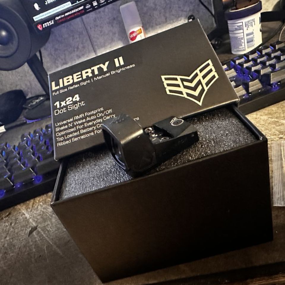 Image 2 - Swampfox Liberty 2 green dot