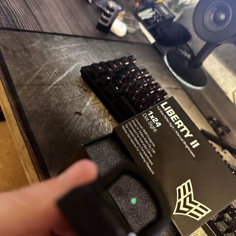 Image 3 - Swampfox Liberty 2 green dot