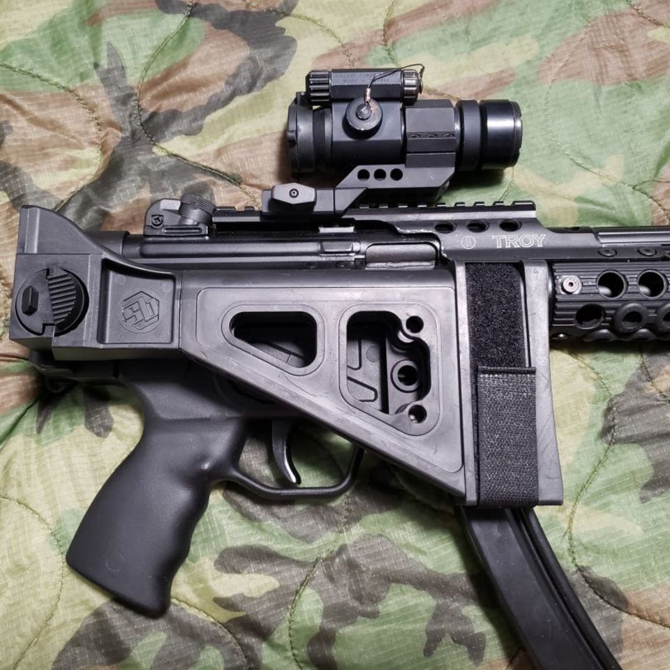 Image 3 - SB Tactical Full size MP5 Folding Brace