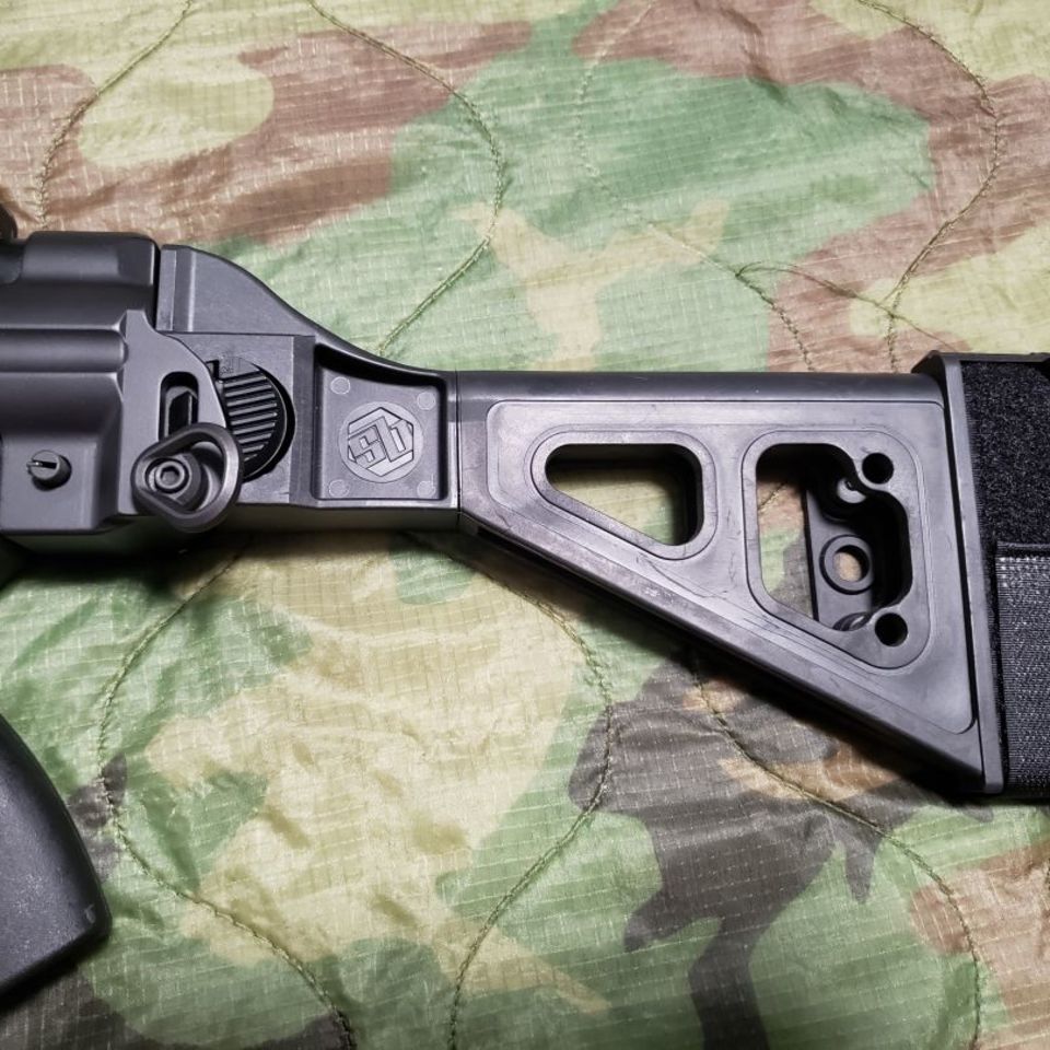 Image 2 - SB Tactical Full size MP5 Folding Brace