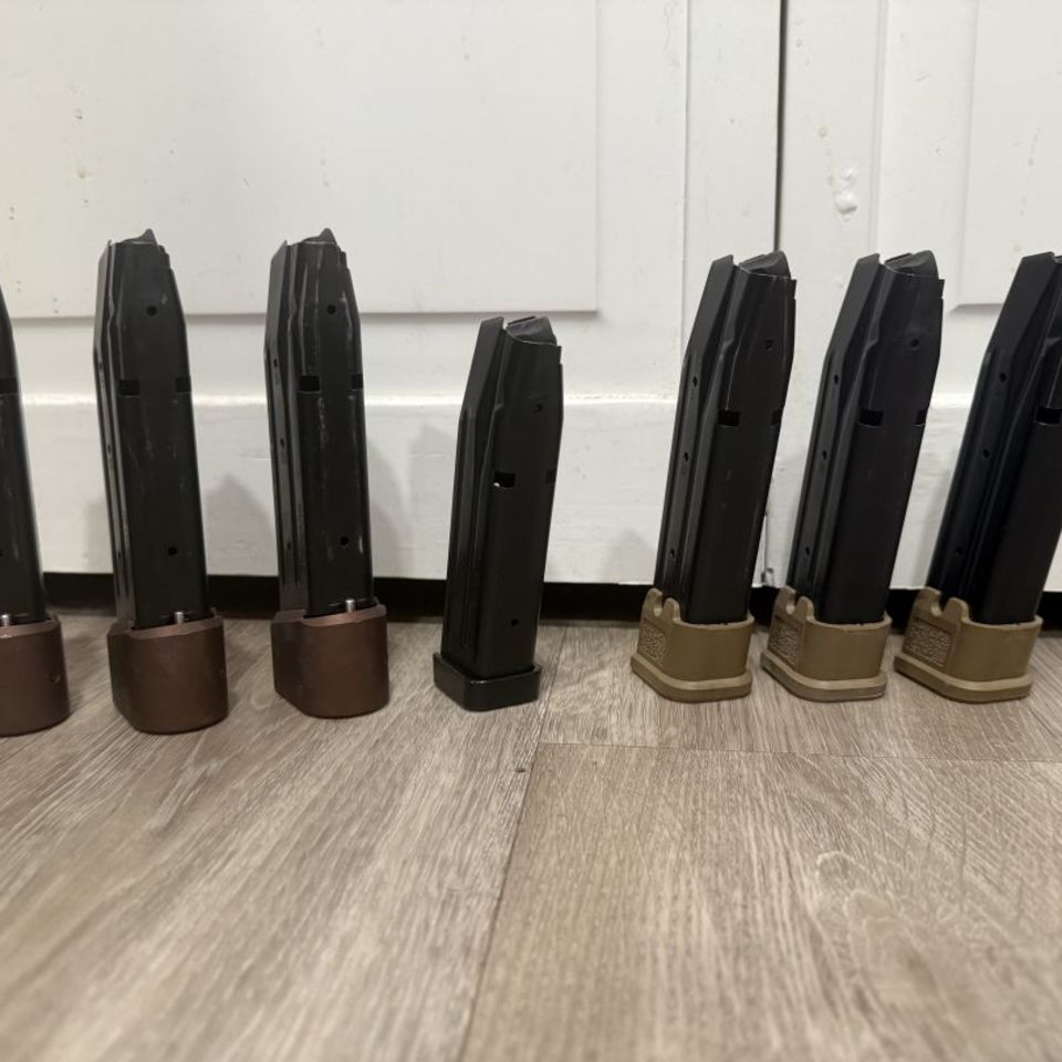 Image 4 - Gray Guns Lockwood 4.6 P320