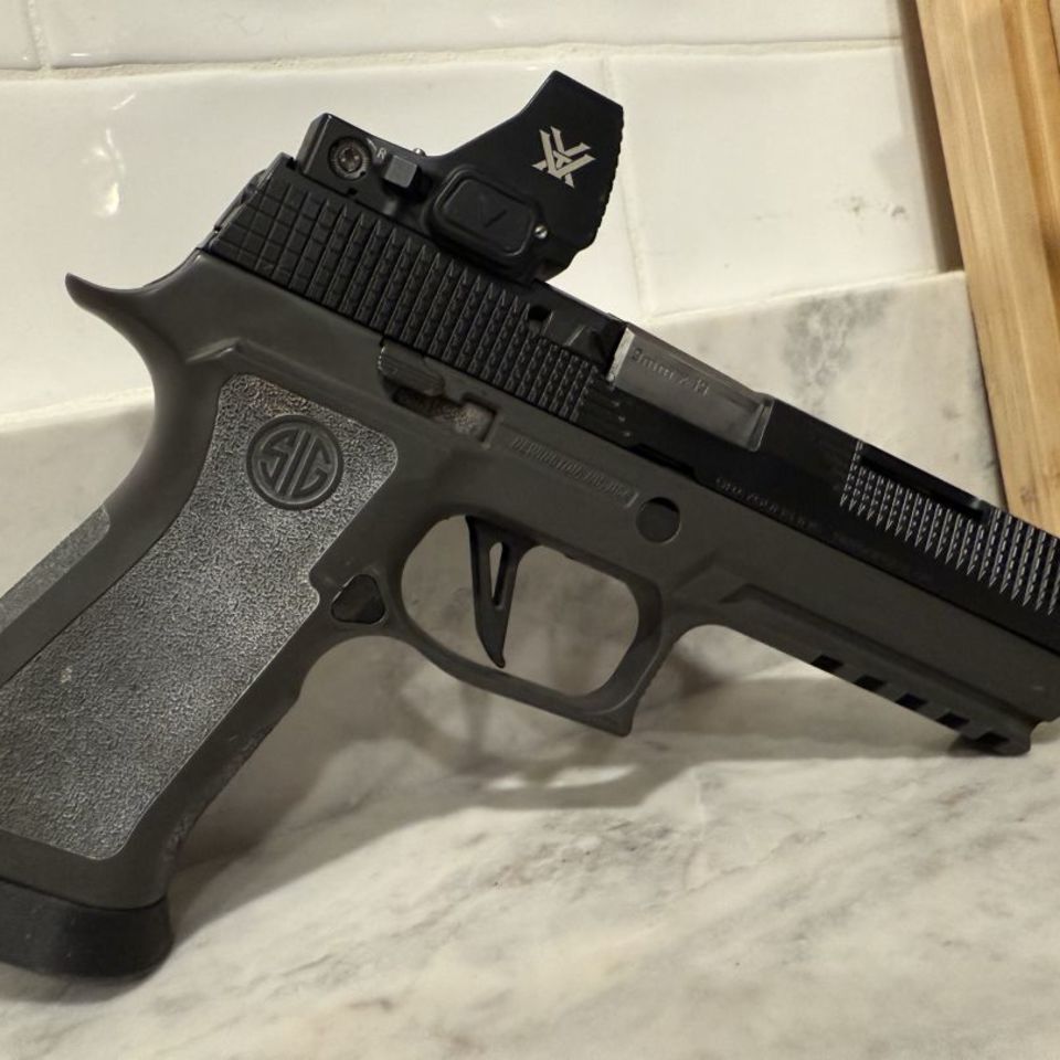 Image 3 - Gray Guns Lockwood 4.6 P320