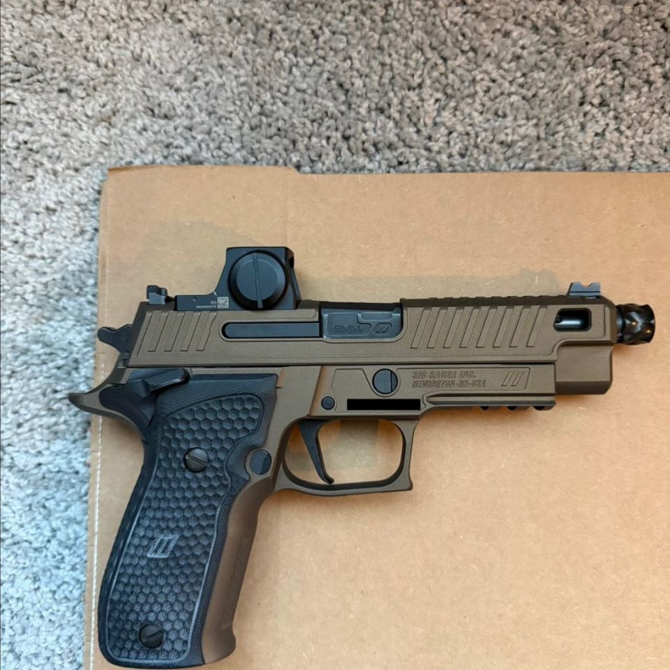 Image 3 - Zev P226 with Enclosed Red Dot