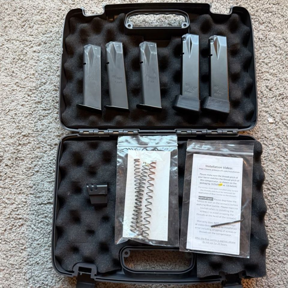 Image 5 - Zev P226 with Enclosed Red Dot