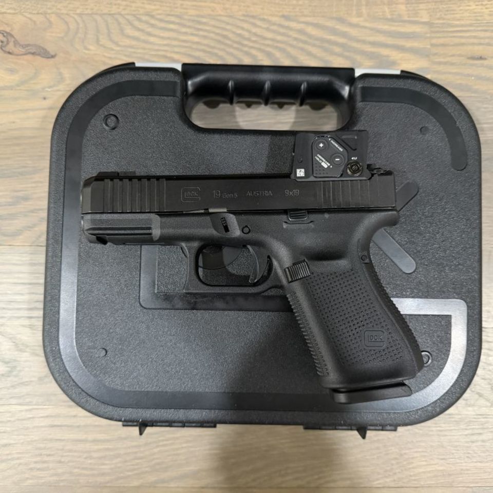 Image 3 - Glock 19 COA