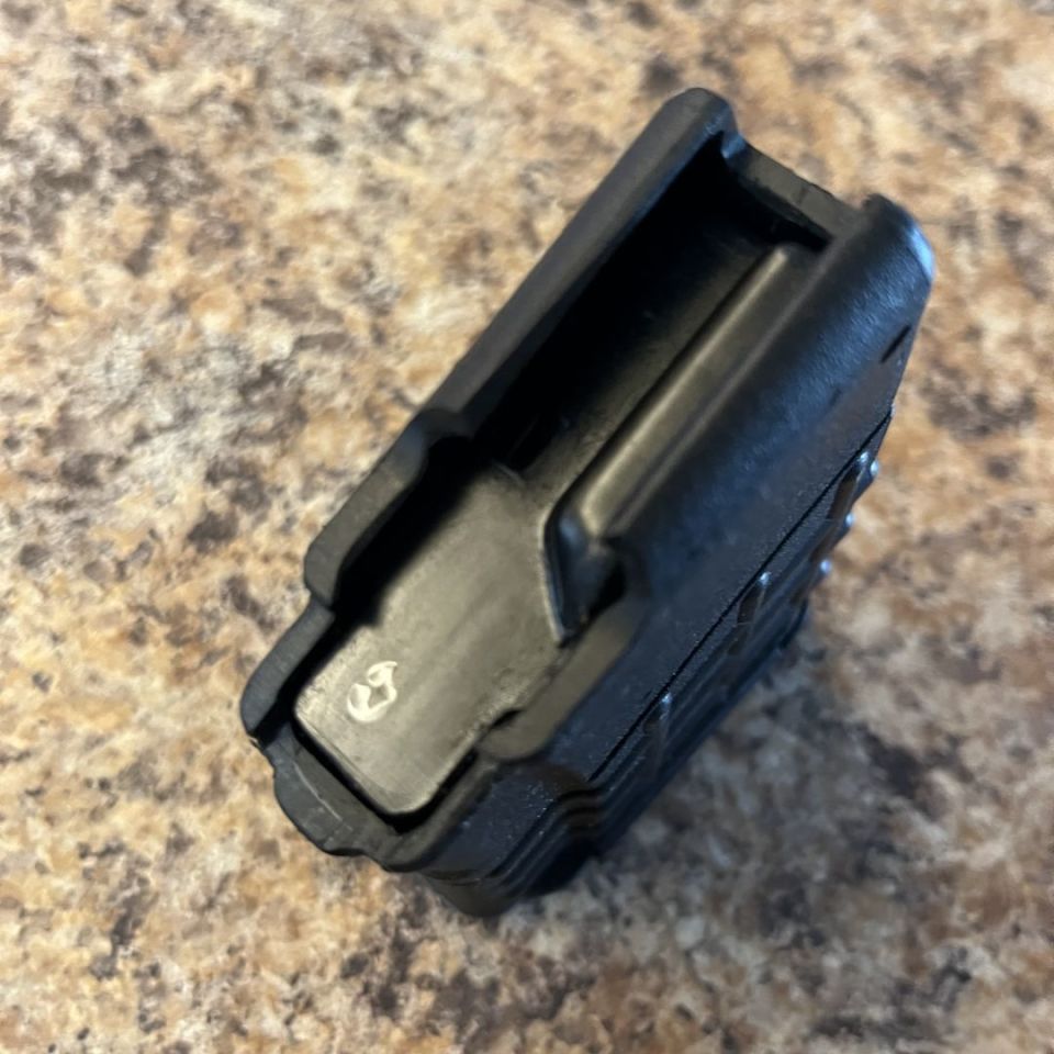 Image 2 - Circle 10 5rd mags 