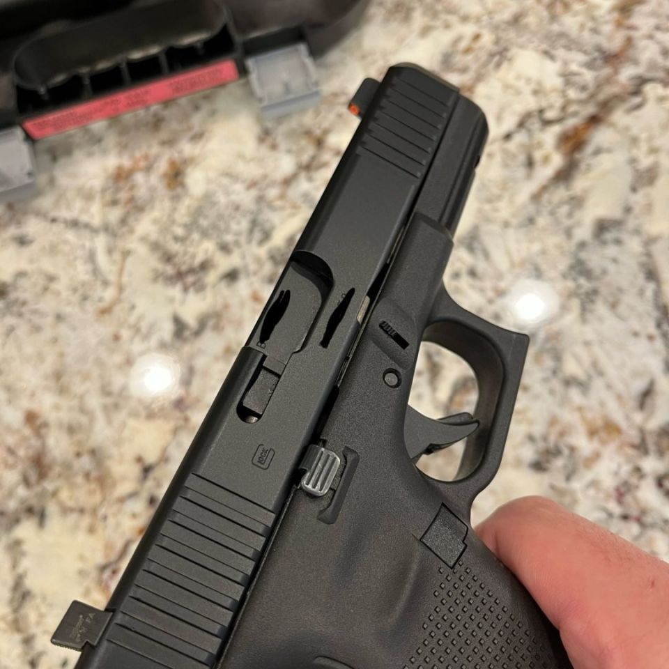 Image 4 - Glock 22 Gen 5 